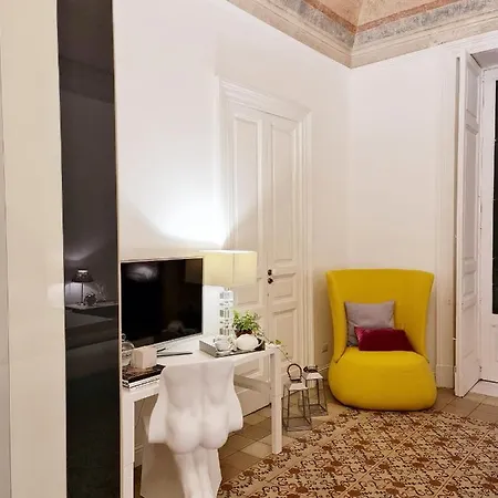 Elia Home Bed & Breakfast *
